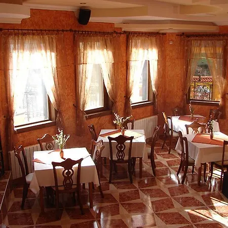 Hotel Хотел Гнездото На Орлите 2*