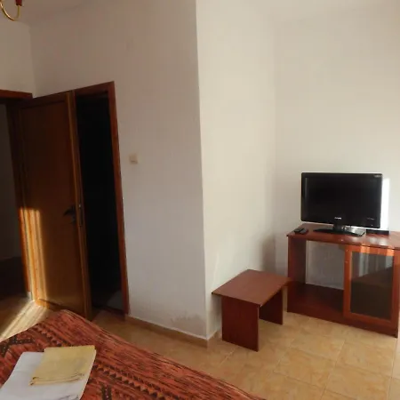 Хотел Гнездото На Орлите Hotel 2*