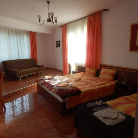 Hotel Хотел Гнездото На Орлите 2*