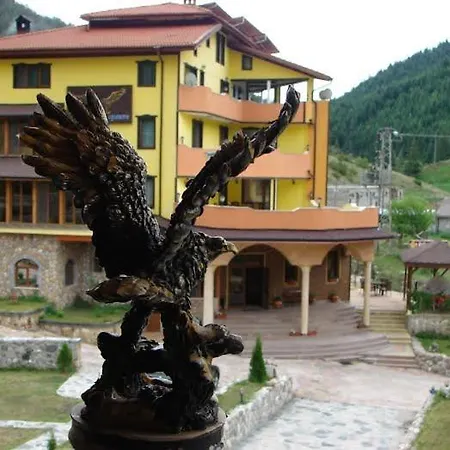 Hotel Хотел Гнездото На Орлите 2*